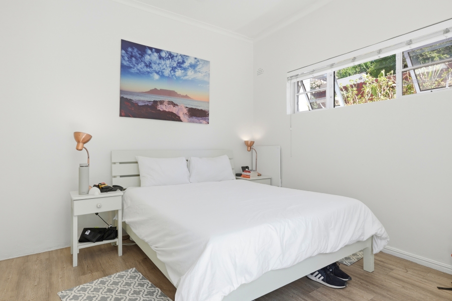 6 Bedroom Property for Sale in Green Point Western Cape